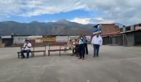 Alexis Pro durante la presentación de su plan de gobierno ante comerciantes de la Pampa Maracaná